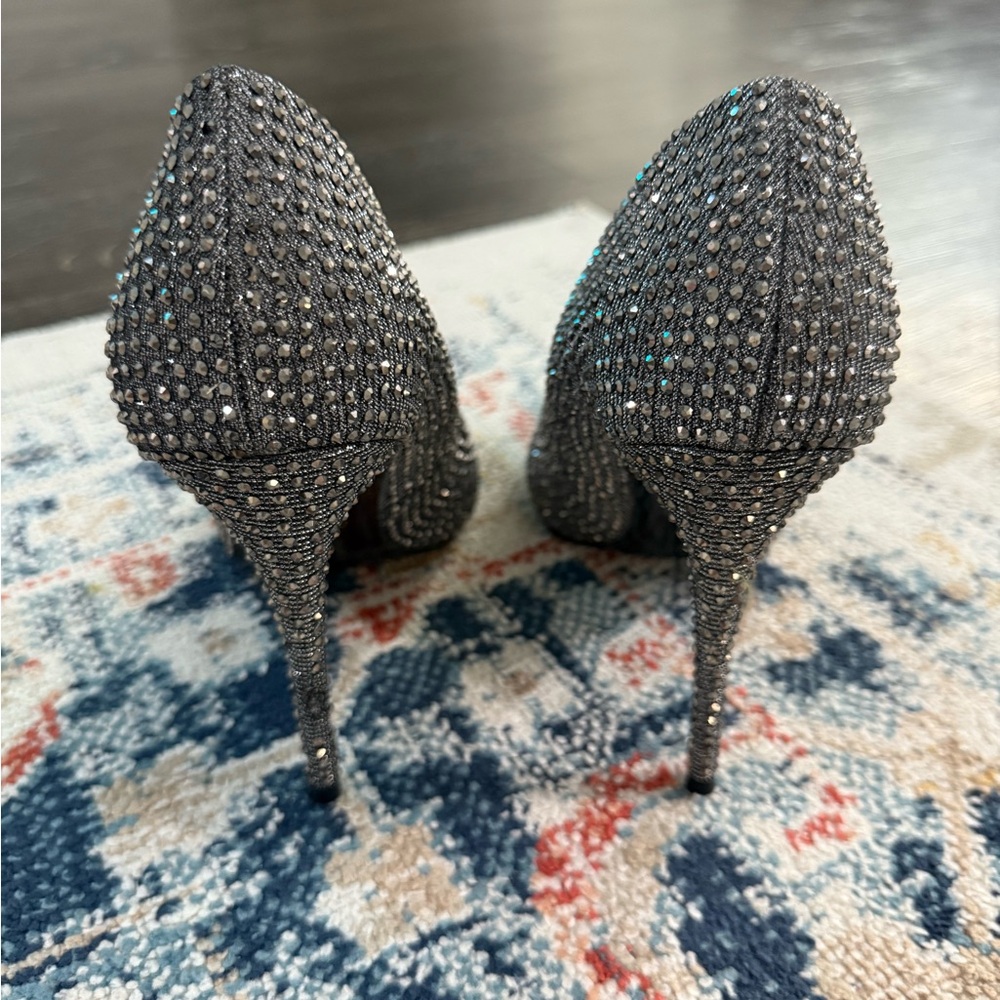 Steve Madden Glittering Silver Heels - Picture 3 of 6